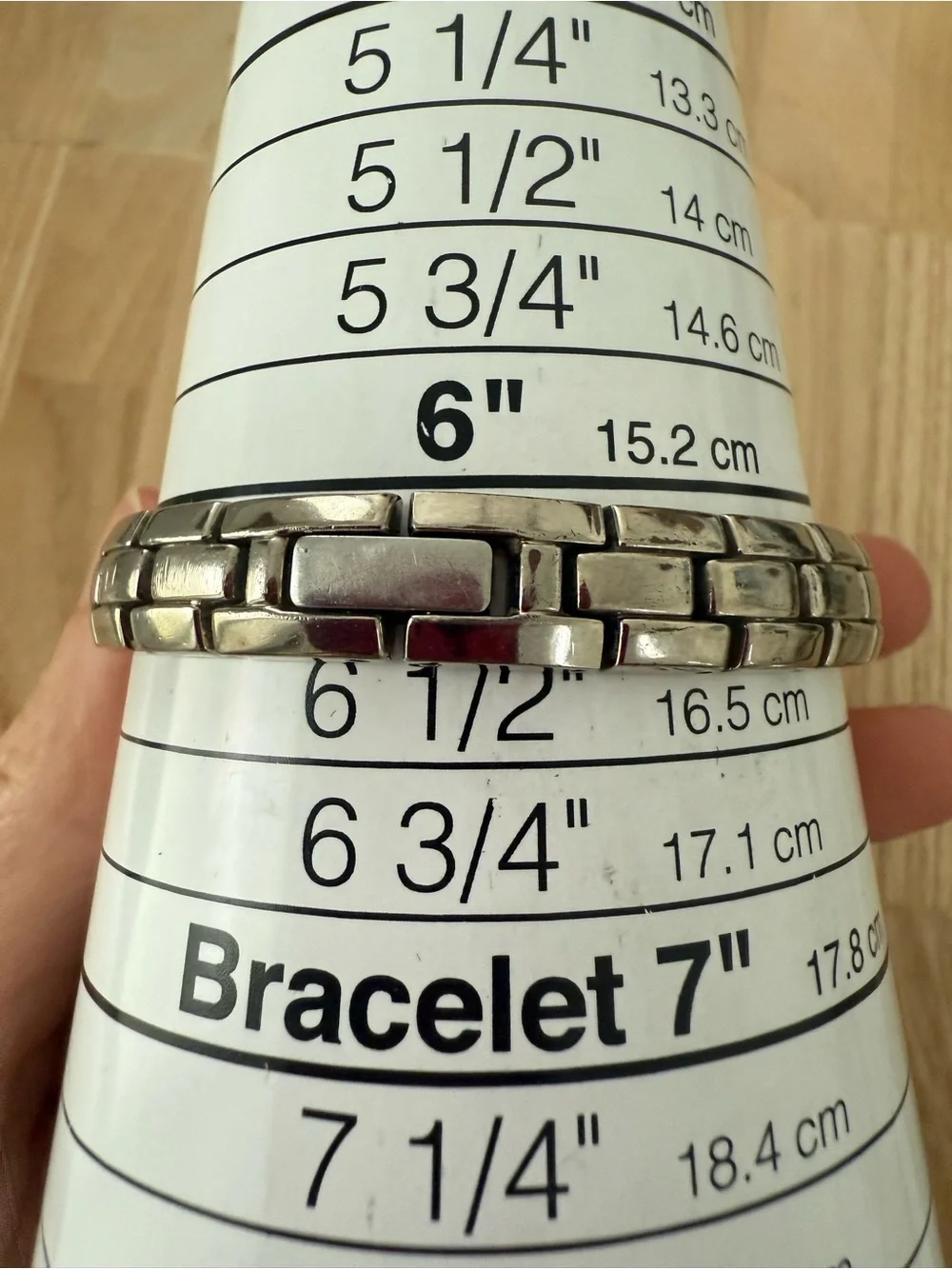Caravelle by Bulova ladies silver tone watch NEW BATTERY